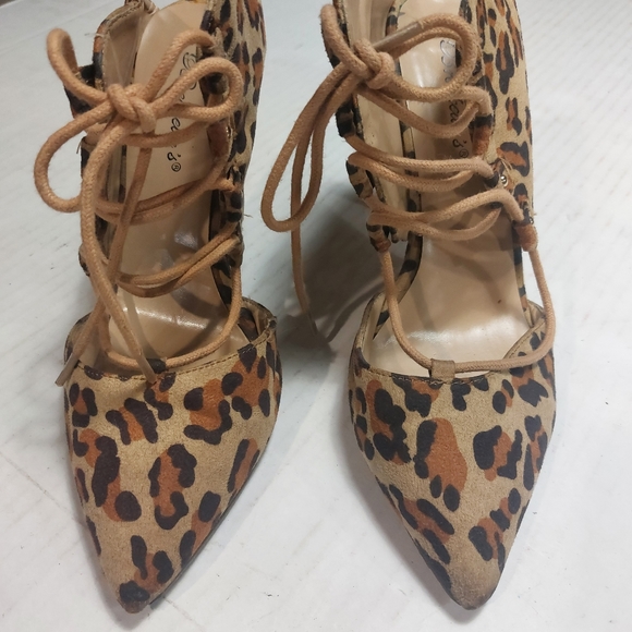 Breckelles Animal Print Woman's Pointed Toe Slip-on Heels Size 8.5M - Picture 11 of 13